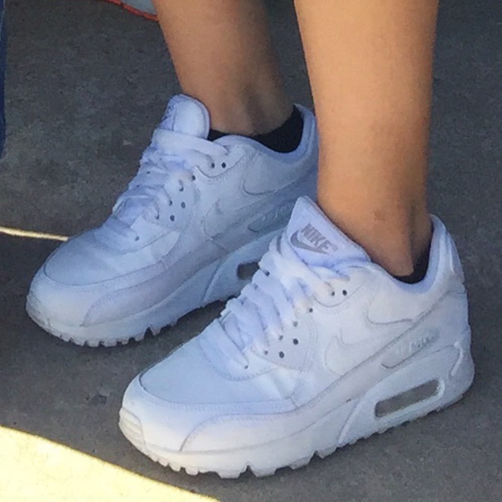 White Nike Airmax